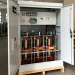 Bộ ổn áp tự động ba pha chia pha