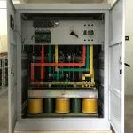 Bộ ổn áp tự động ba pha chia pha