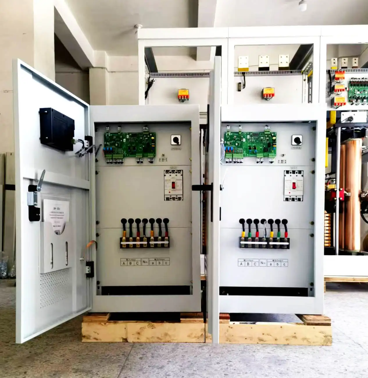 Pemalar voltan tiga fasa 415V 60KVA jenis servo