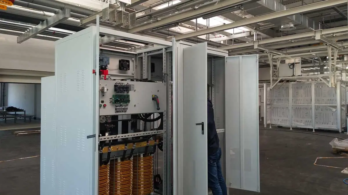 On-site installation and commissioning process of the 1200KVA voltage stabilizer