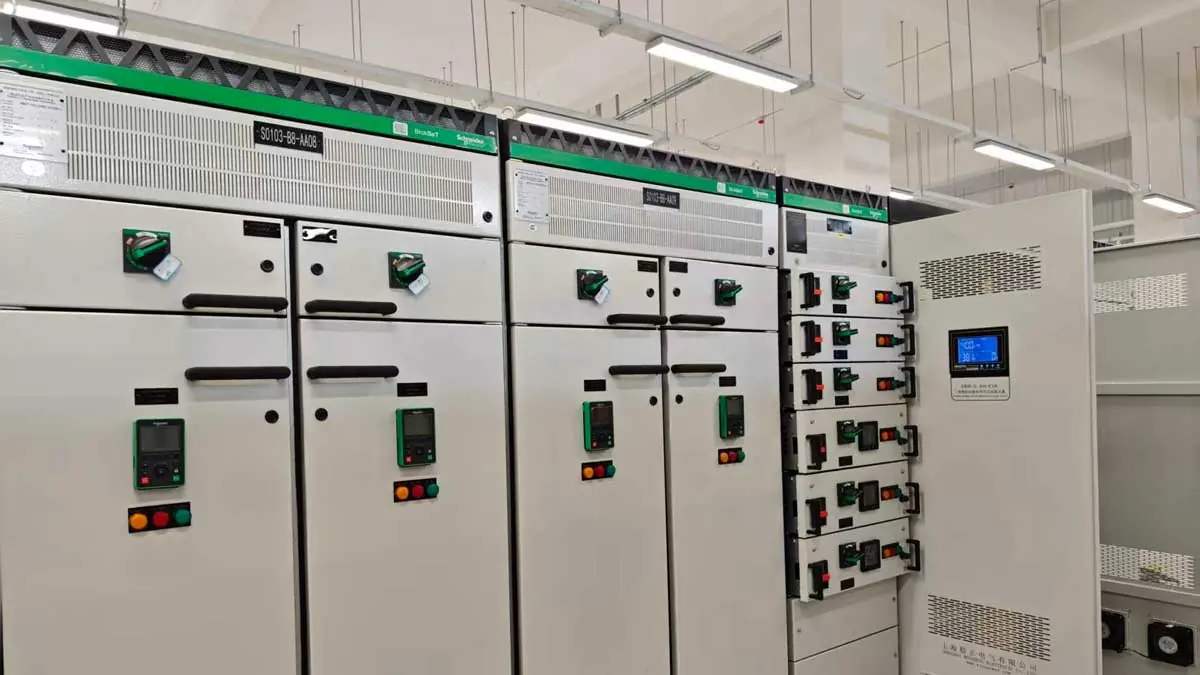 800KVA voltage stabilizer cabinets integrated with factory low voltage distribution equipment