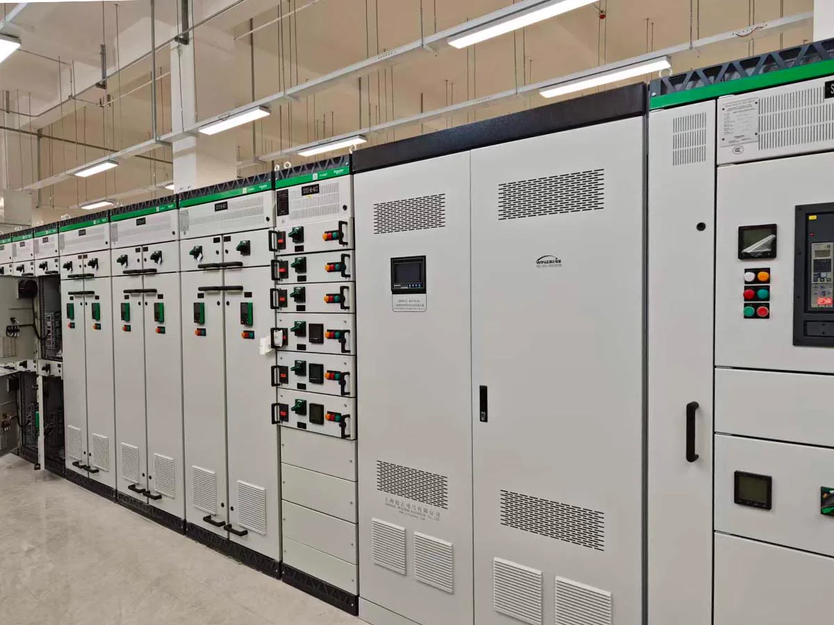 800kVA voltage stabilizer integrated with Schneider BlokSeT LV switchgear